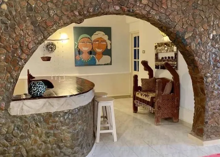Apartment Centered Two Bedroom Flat *