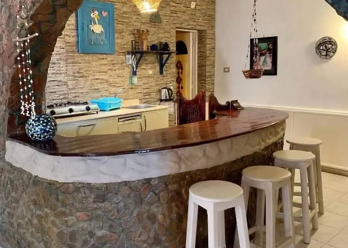 Centered Two Bedroom Flat Apartment