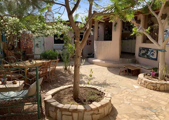 Apartment Centered Two Bedroom Flat *